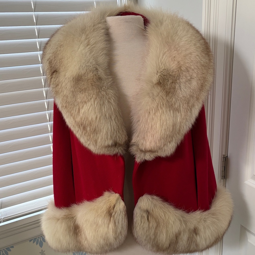 vintage Red wool Cape with genuine fox fur trim. Slit opening on sides for arms